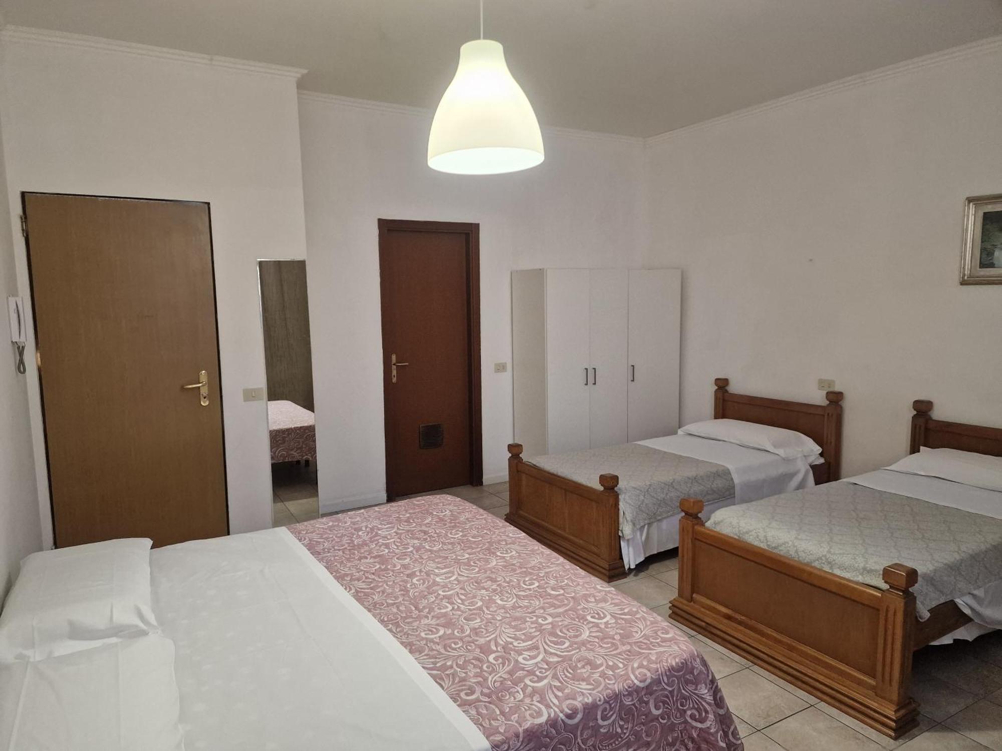 Hotel Firenze 2000 Екстер'єр фото