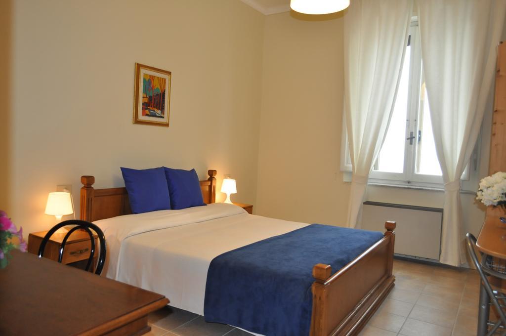 Hotel Firenze 2000 Екстер'єр фото