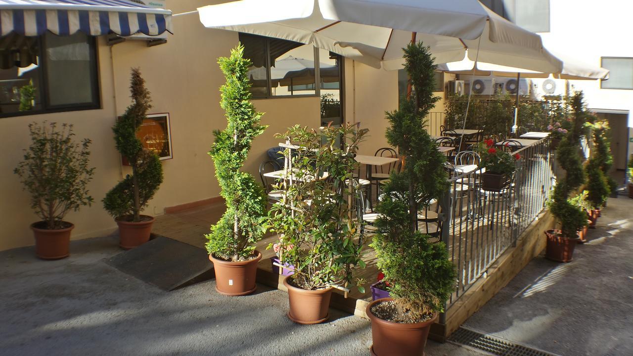 Hotel Firenze 2000 Екстер'єр фото
